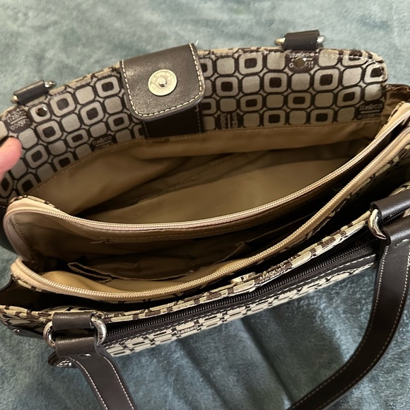 Liz & Co Purse - Picture 6 of 8